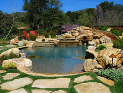 Custom Pools - New & Remodels